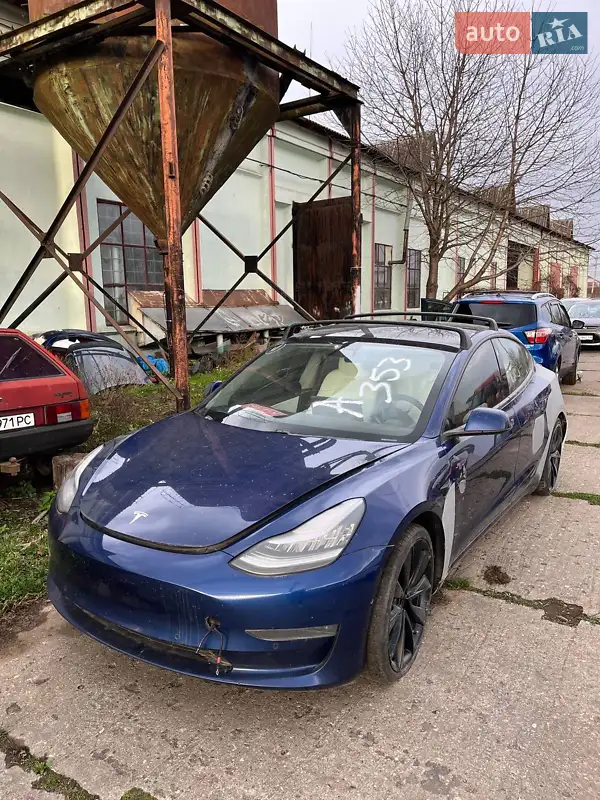 Tesla Model 3 2020