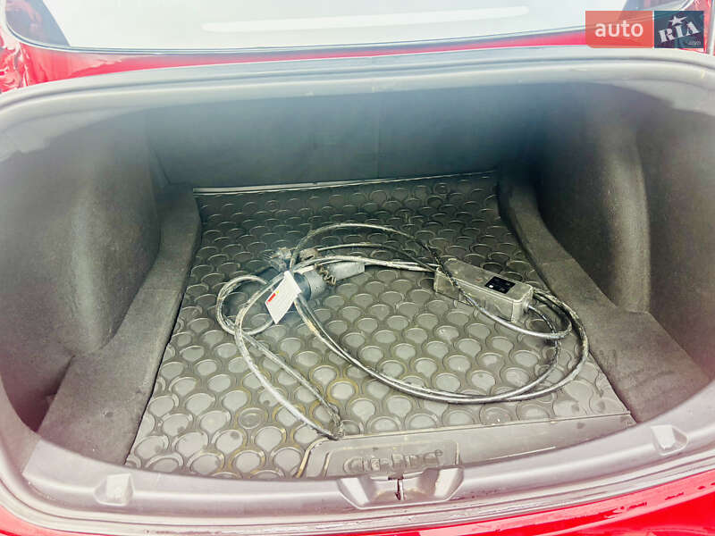 Седан Tesla Model 3 2019 в Черновцах