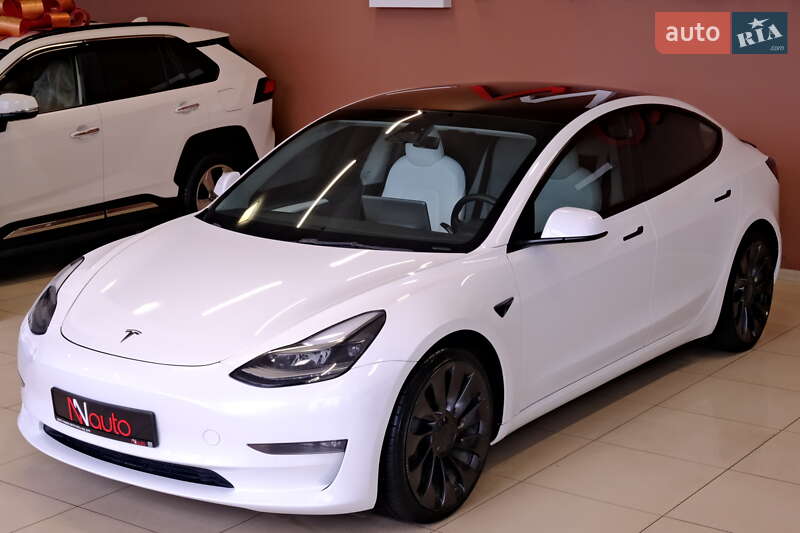Седан Tesla Model 3 2022 в Одессе