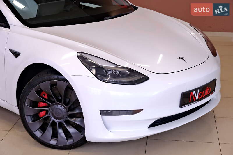 Седан Tesla Model 3 2022 в Одессе