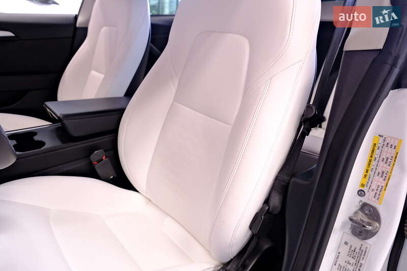 Седан Tesla Model 3 2022 в Одессе