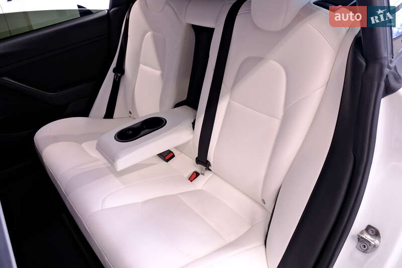 Седан Tesla Model 3 2022 в Одессе