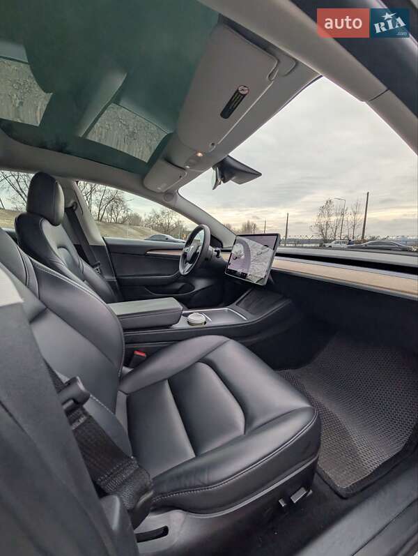 Седан Tesla Model 3 2022 в Киеве