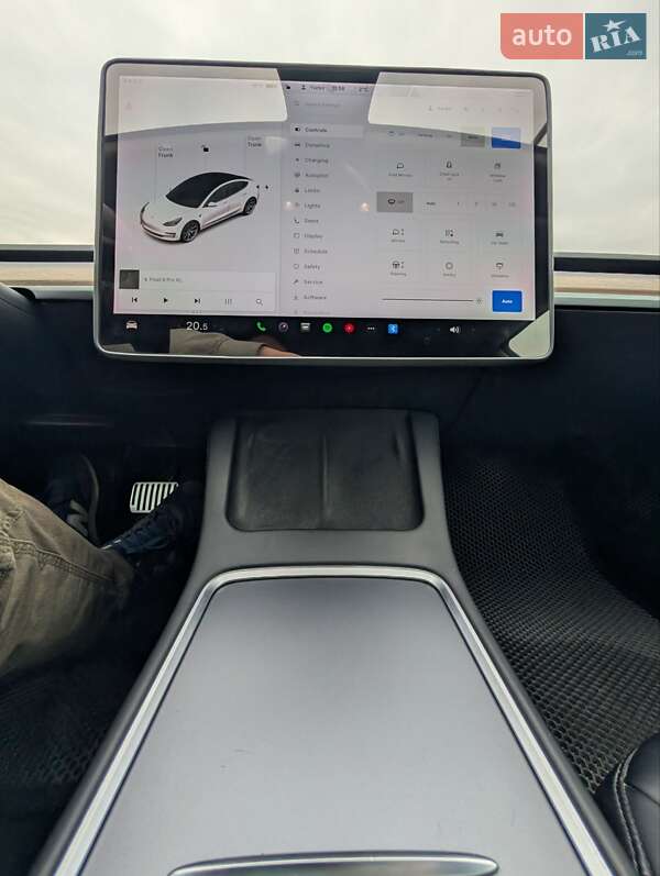 Седан Tesla Model 3 2022 в Киеве