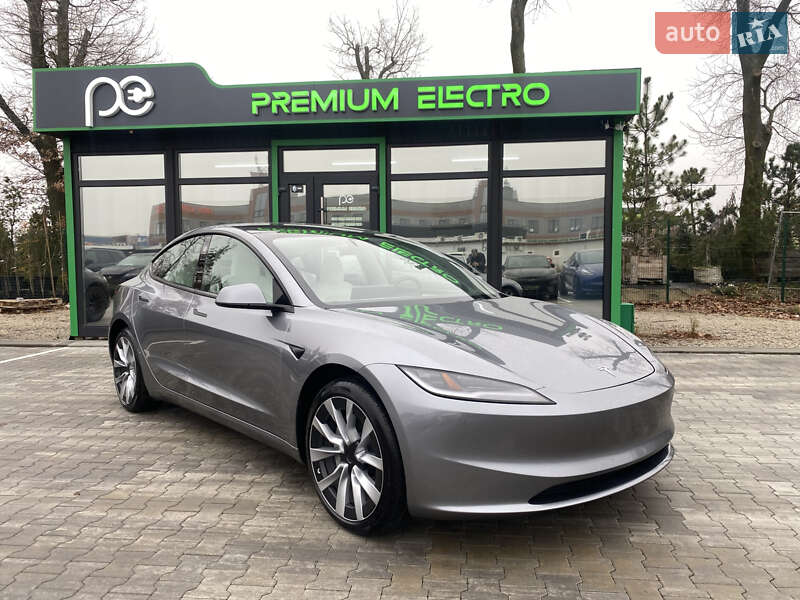 Tesla Model 3 2024