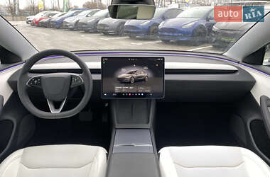 Седан Tesla Model 3 2024 в Києві