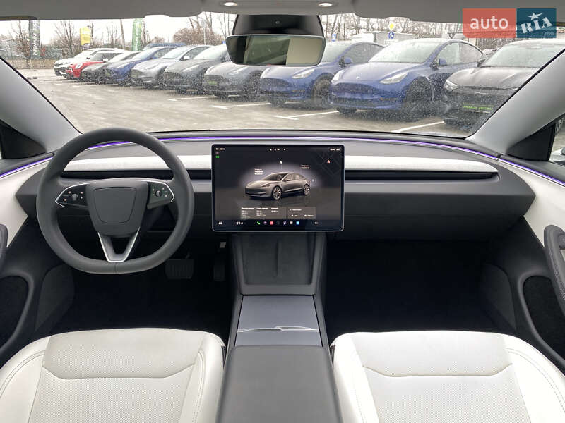 Седан Tesla Model 3 2024 в Києві