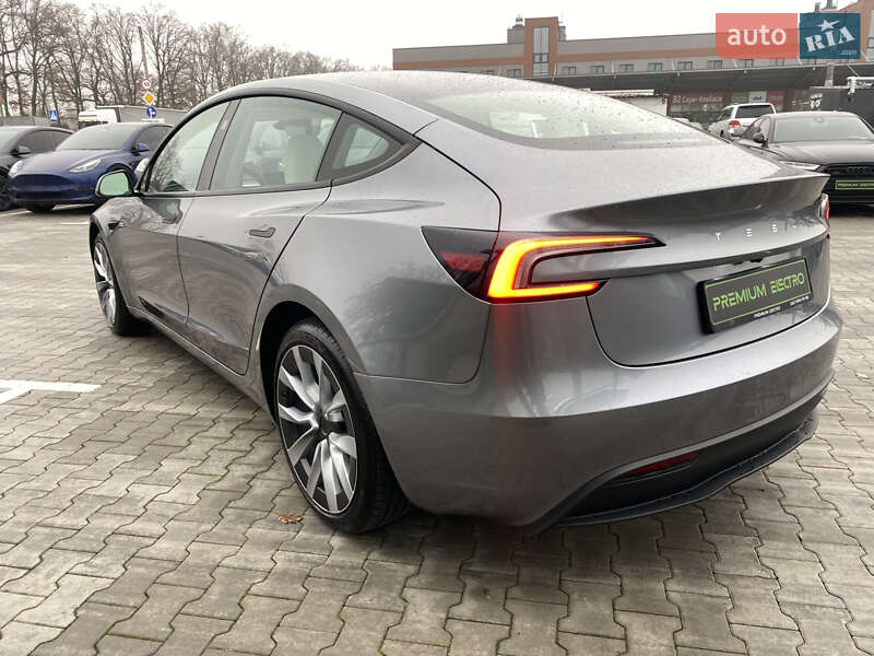 Седан Tesla Model 3 2024 в Києві