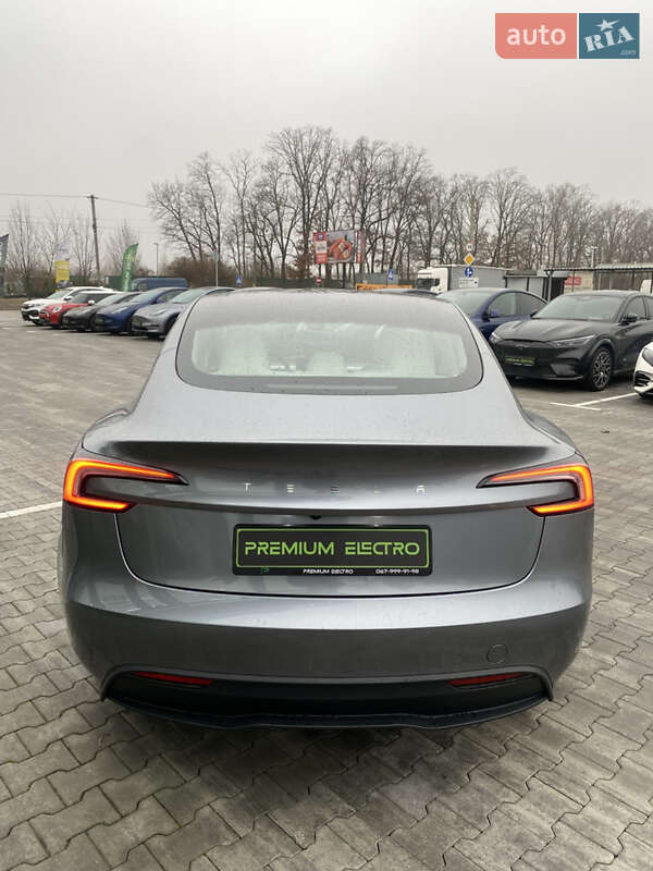 Седан Tesla Model 3 2024 в Киеве
