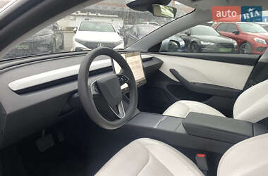 Седан Tesla Model 3 2024 в Києві