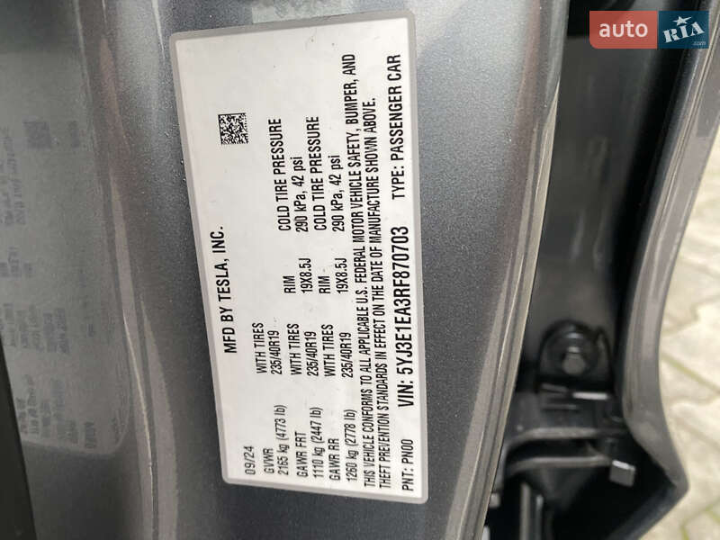 Седан Tesla Model 3 2024 в Києві