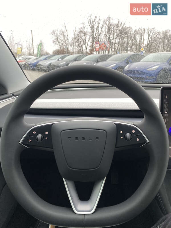 Седан Tesla Model 3 2024 в Києві