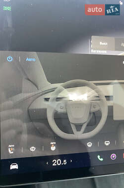 Седан Tesla Model 3 2024 в Києві