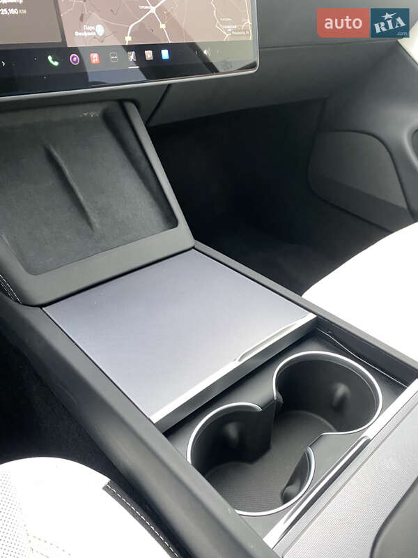 Седан Tesla Model 3 2024 в Киеве