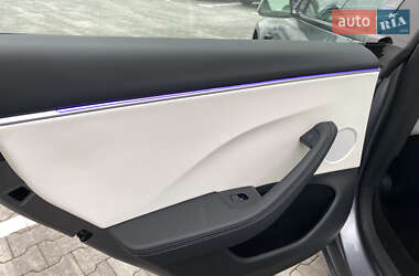 Седан Tesla Model 3 2024 в Києві