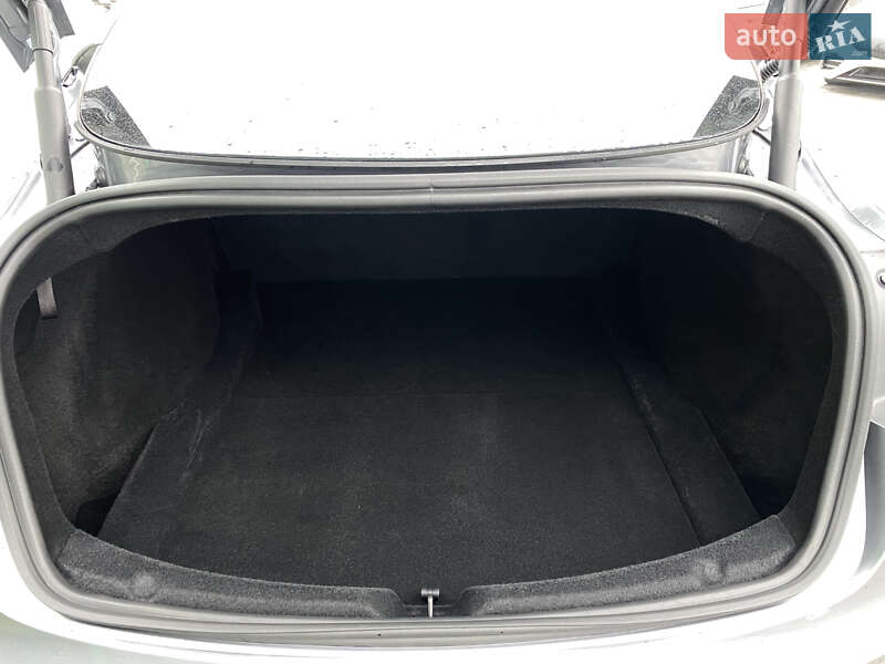 Седан Tesla Model 3 2024 в Киеве