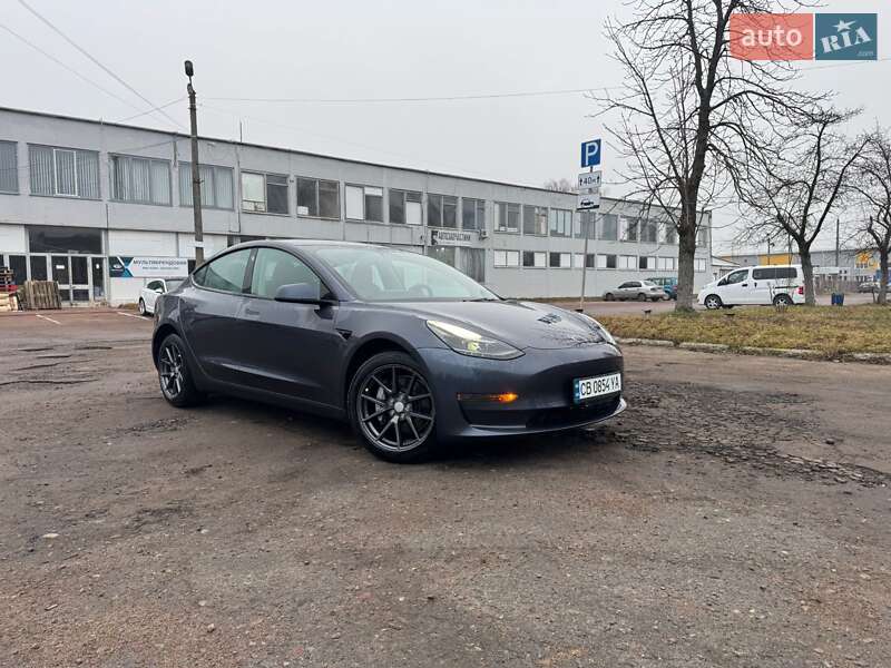 Tesla Model 3 2023