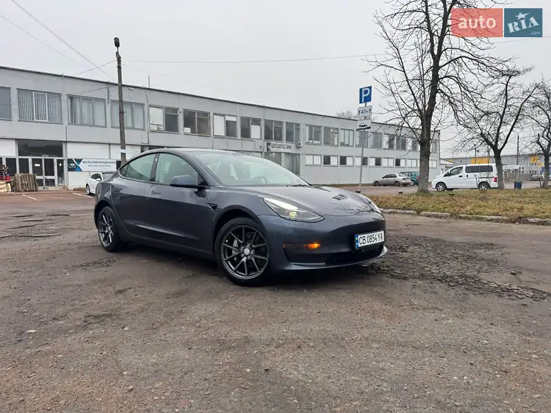 Tesla Model 3 2023