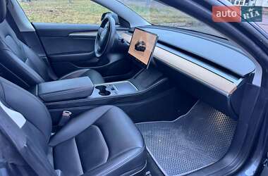 Седан Tesla Model 3 2023 в Чернігові