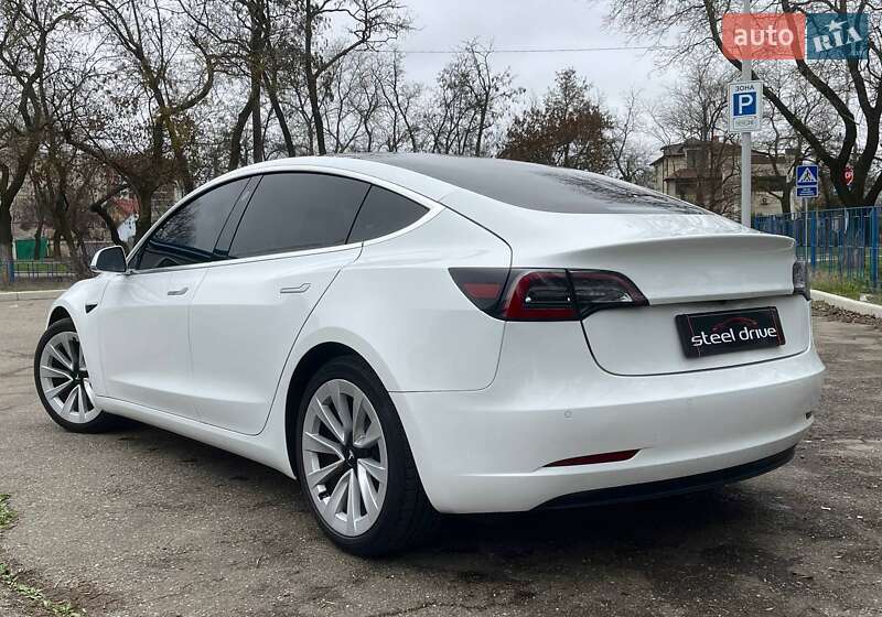 Седан Tesla Model 3 2019 в Николаеве