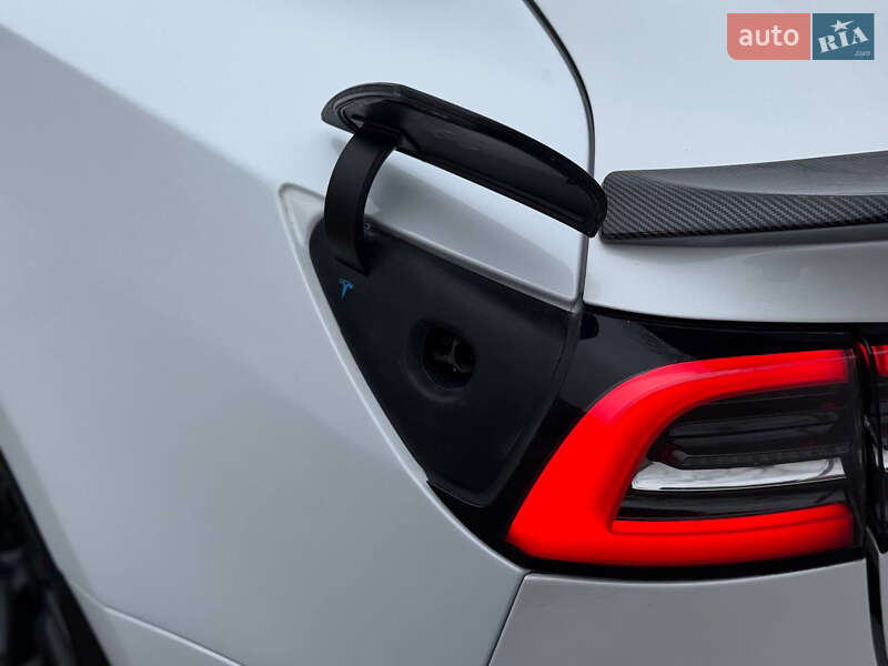 Седан Tesla Model 3 2020 в Днепре