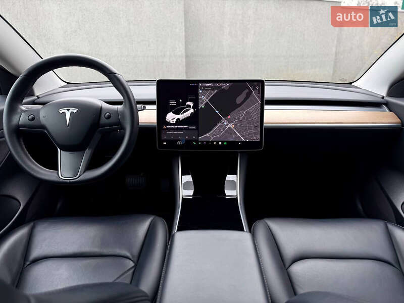 Седан Tesla Model 3 2020 в Днепре