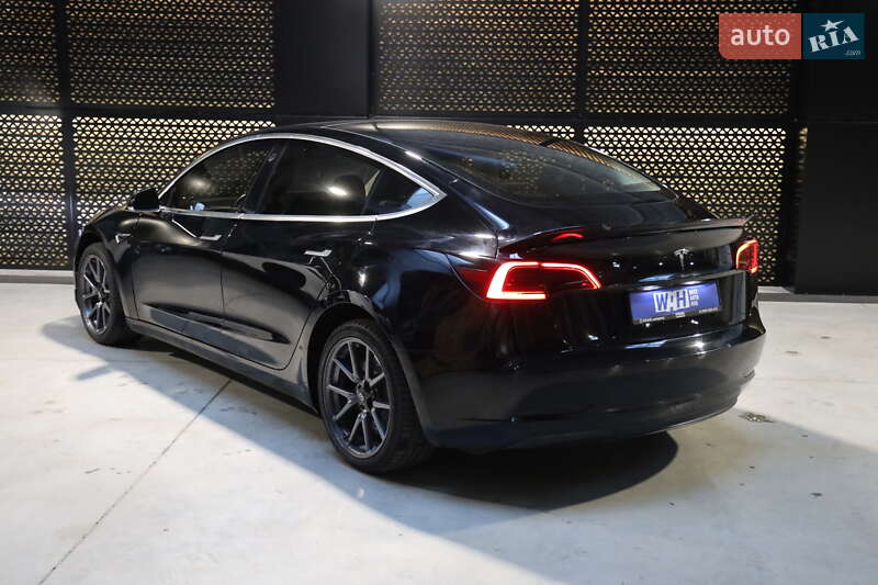 Седан Tesla Model 3 2019 в Луцке