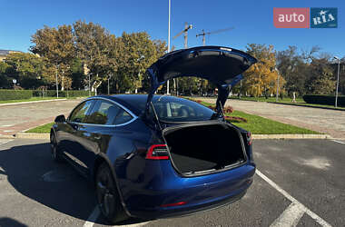 Седан Tesla Model 3 2020 в Одесі