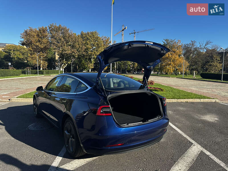 Седан Tesla Model 3 2020 в Одесі
