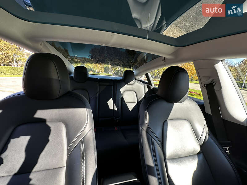 Седан Tesla Model 3 2020 в Одесі