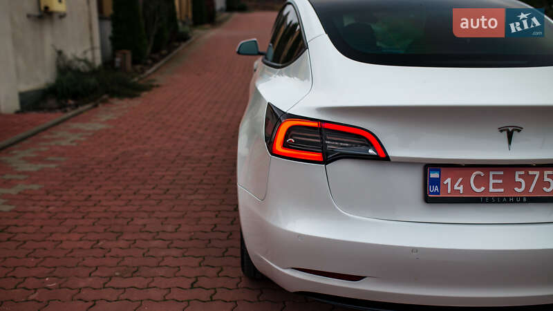 Седан Tesla Model 3 2022 в Черновцах фото 13 Седан Tesla Model 3 2022 в Черновцах