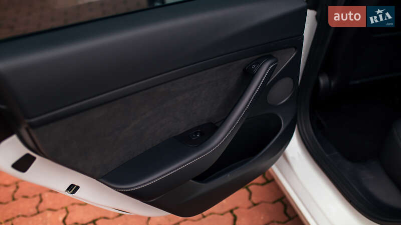 Седан Tesla Model 3 2022 в Черновцах фото 21 Седан Tesla Model 3 2022 в Черновцах