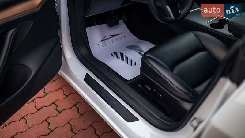 Седан Tesla Model 3 2022 в Черновцах фото 47 Седан Tesla Model 3 2022 в Черновцах