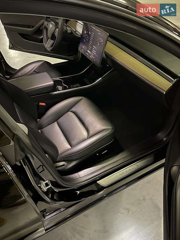 Седан Tesla Model 3 2019 в Киеве фото 14 Седан Tesla Model 3 2019 в Киеве