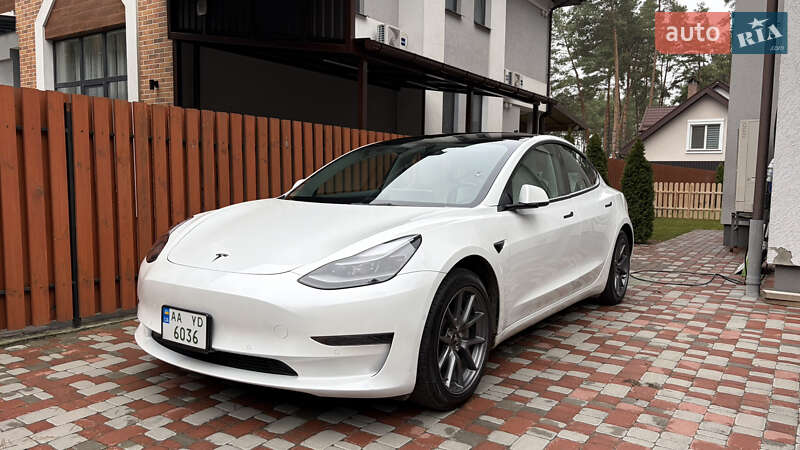 Tesla Model 3 2021
