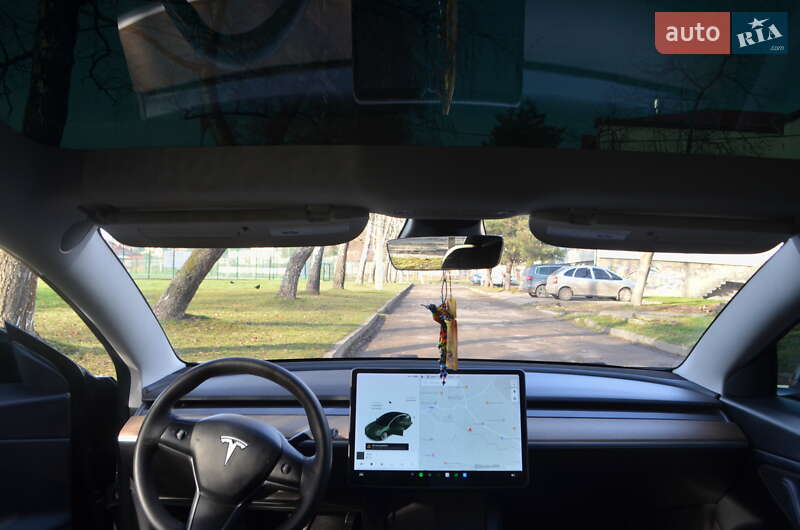 Седан Tesla Model 3 2021 в Трускавце