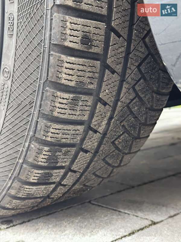 Седан Tesla Model 3 2023 в Львове