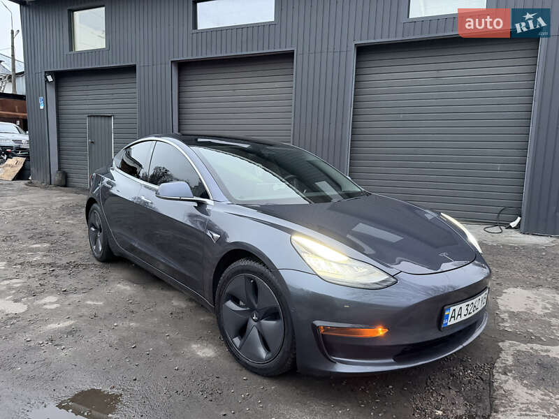 Седан Tesla Model 3 2020 в Києві фото Седан Tesla Model 3 2020 в Києві