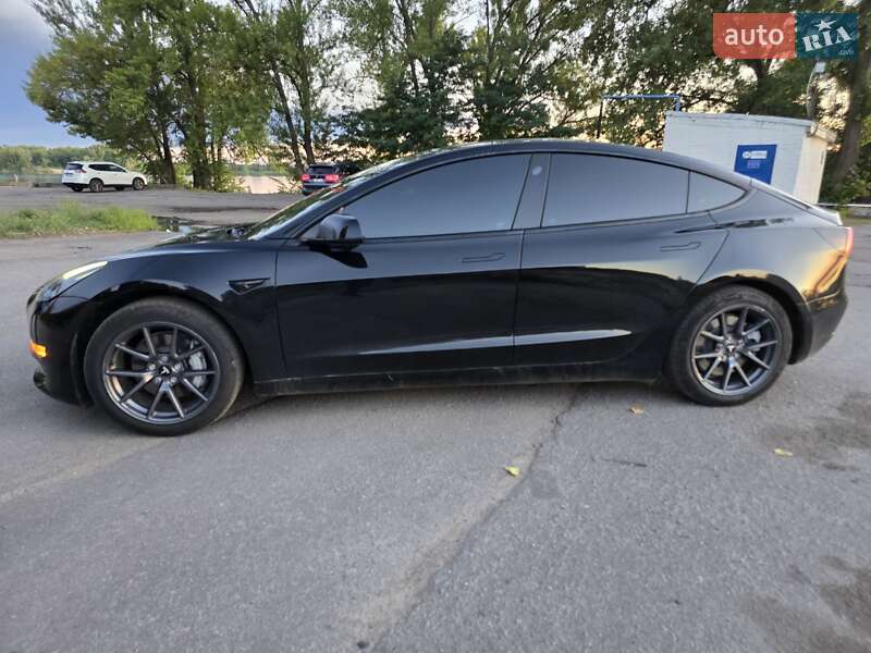 Седан Tesla Model 3 2022 в Киеве фото 7 Седан Tesla Model 3 2022 в Киеве