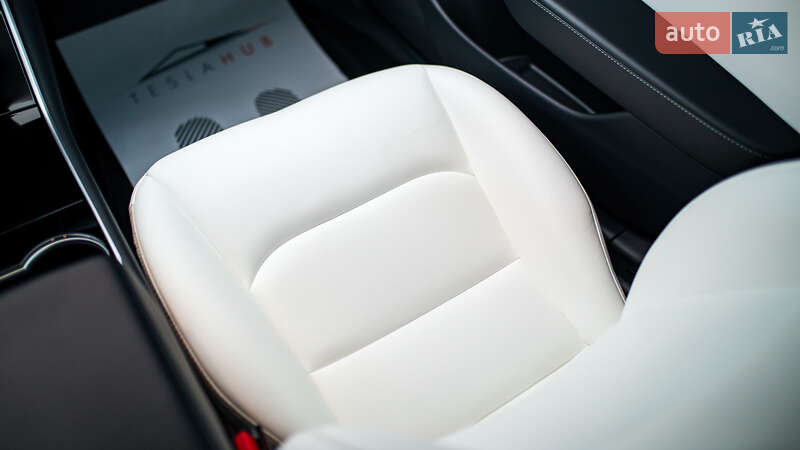 Седан Tesla Model 3 2019 в Черновцах фото 44 Седан Tesla Model 3 2019 в Черновцах