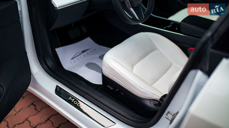 Седан Tesla Model 3 2019 в Черновцах фото 52 Седан Tesla Model 3 2019 в Черновцах
