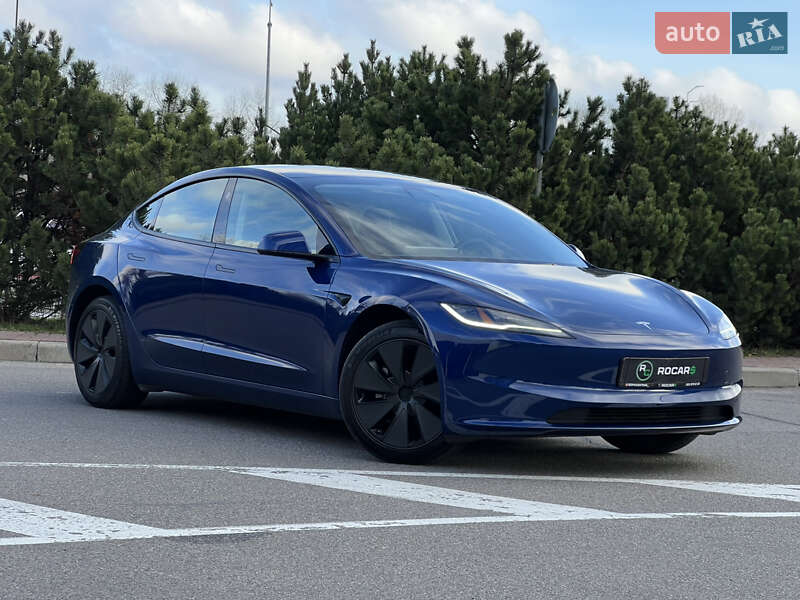 Седан Tesla Model 3 2024 в Киеве