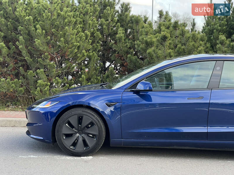 Седан Tesla Model 3 2024 в Киеве