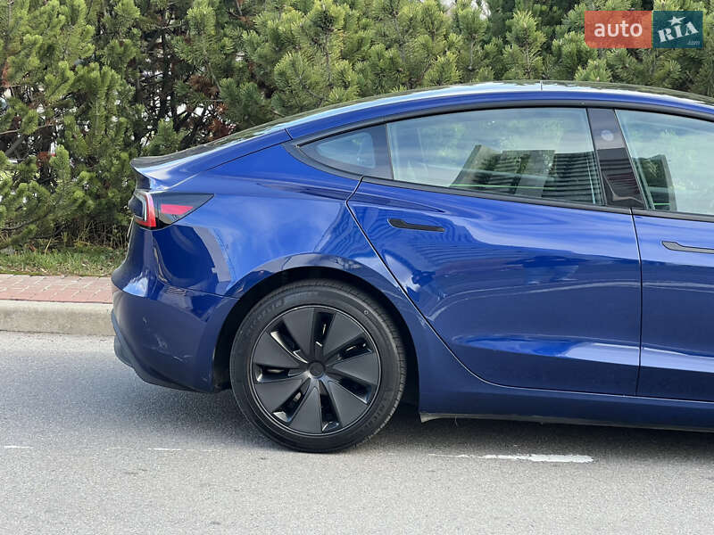 Седан Tesla Model 3 2024 в Киеве