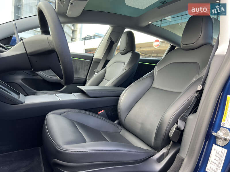 Седан Tesla Model 3 2024 в Киеве