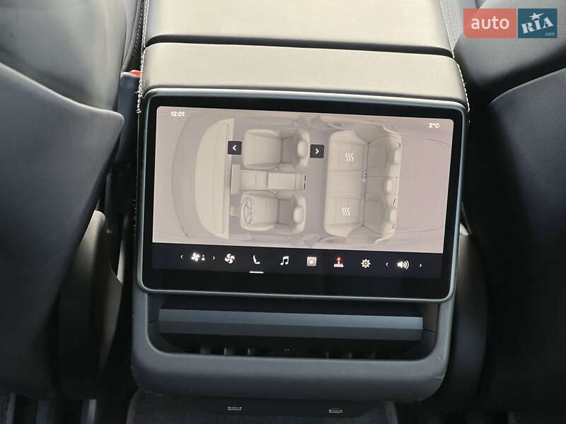 Седан Tesla Model 3 2024 в Киеве