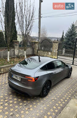 Седан Tesla Model 3 2024 в Тернополі