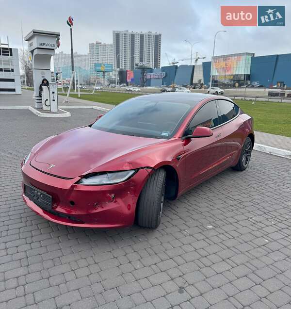Седан Tesla Model 3 2025 в Киеве