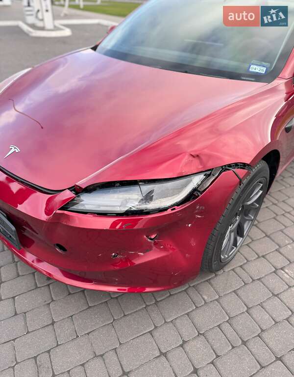 Седан Tesla Model 3 2025 в Киеве
