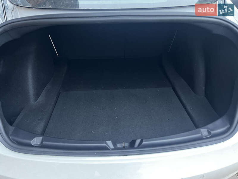 Седан Tesla Model 3 2018 в Львове фото 43 Седан Tesla Model 3 2018 в Львове
